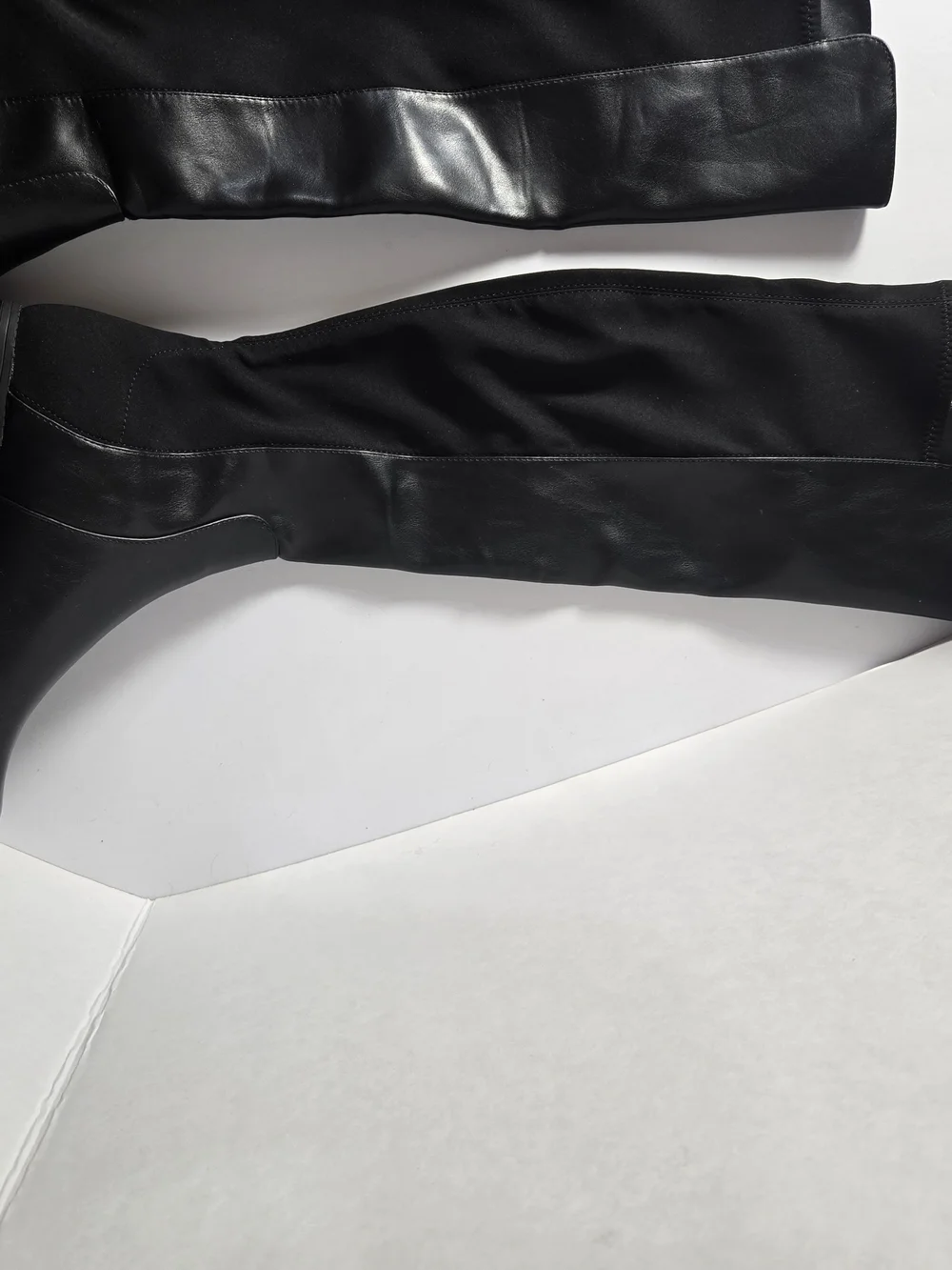Unisa elegant black